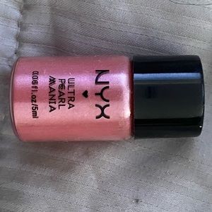 2 small bottles of NYX eye shadow pigment